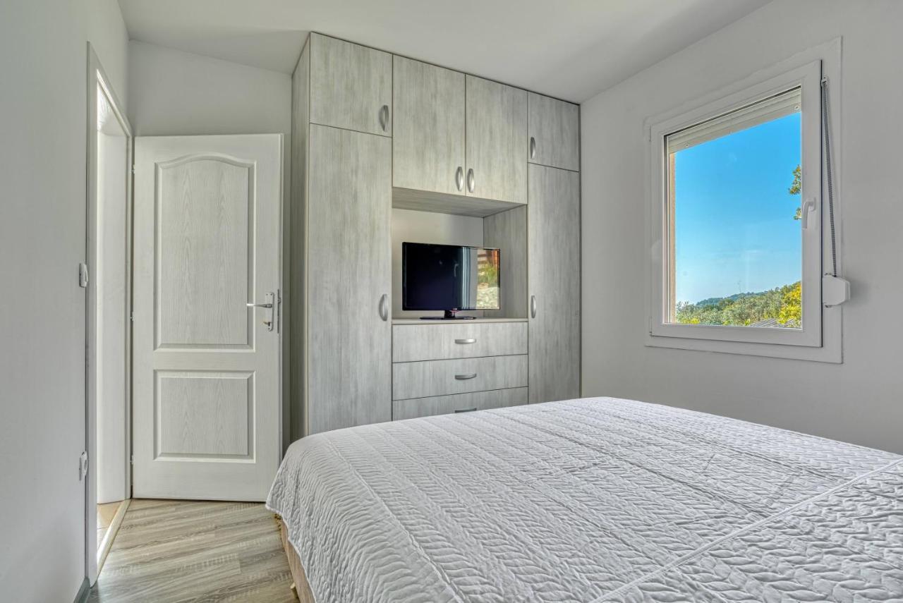 Two Bedroom House With Sea View Maj บุลยาริทซา ภายนอก รูปภาพ