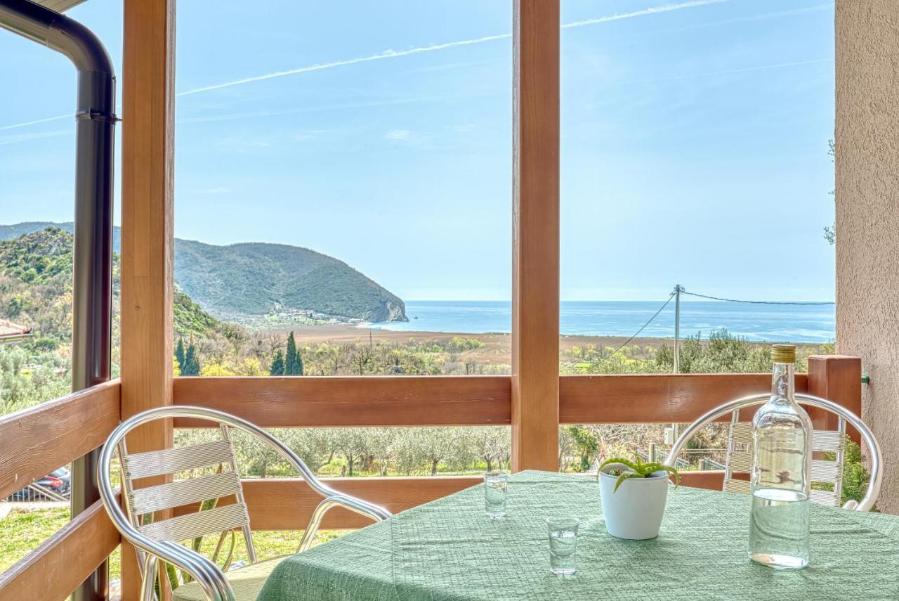 Two Bedroom House With Sea View Maj บุลยาริทซา ภายนอก รูปภาพ