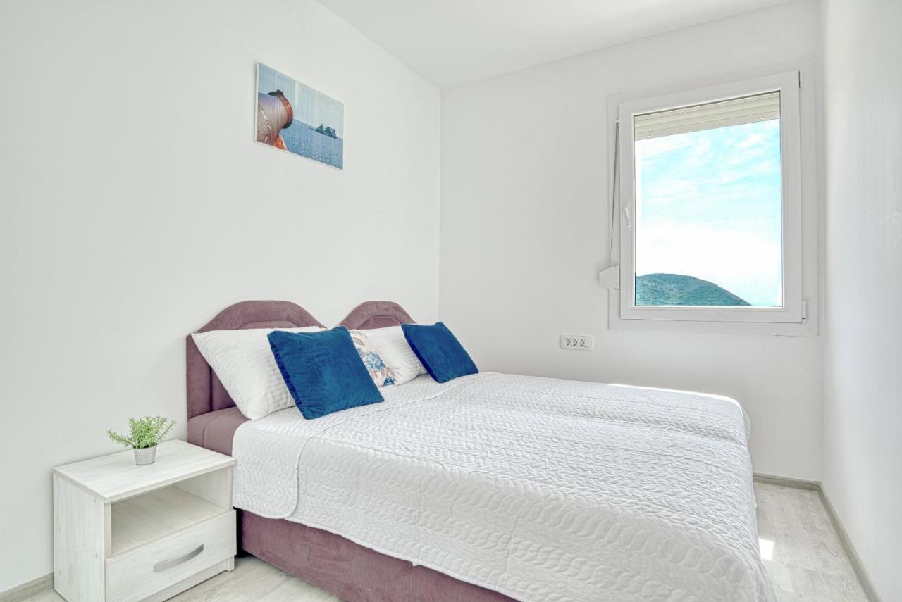 Two Bedroom House With Sea View Maj บุลยาริทซา ภายนอก รูปภาพ