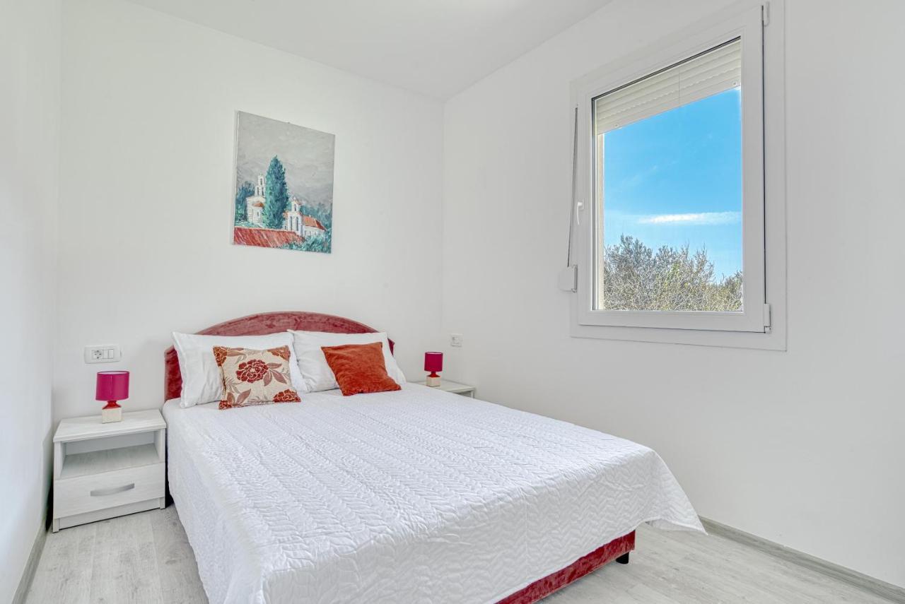 Two Bedroom House With Sea View Maj บุลยาริทซา ภายนอก รูปภาพ