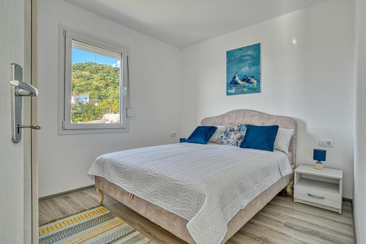Two Bedroom House With Sea View Maj บุลยาริทซา ภายนอก รูปภาพ